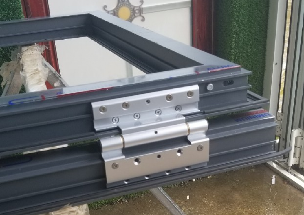 Phụ kiện AMG : Khóa & Bản Lề